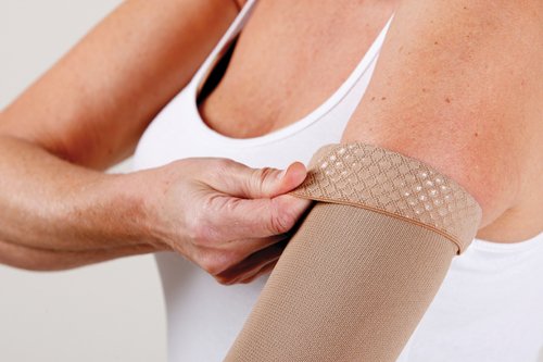 Jobst Armsleeve w/Silicone Band 20-30 Small Beige - Best Medical Supplies Online